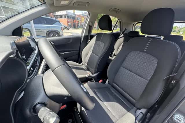 Kia Picanto (2023) thumbnail 9
