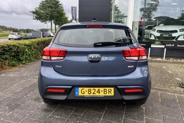Kia Rio (2019) thumbnail 4