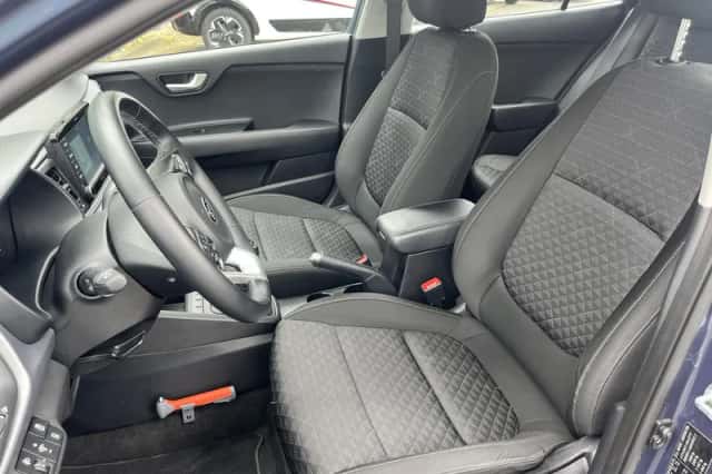 Kia Rio (2019) thumbnail 6