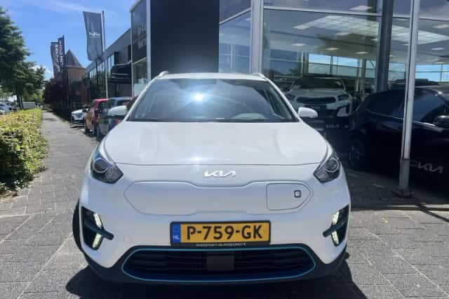 Kia Niro EV (2022) thumbnail 2