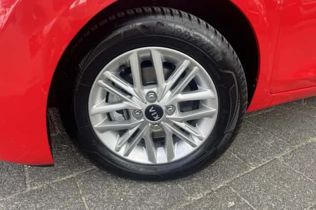 Kia Picanto (2021) thumbnail 2