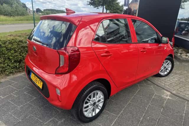 Kia Picanto (2021) thumbnail 3
