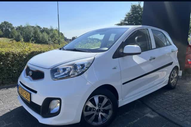 Kia Picanto (2015) thumbnail 1