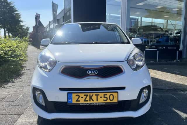 Kia Picanto (2015) thumbnail 2