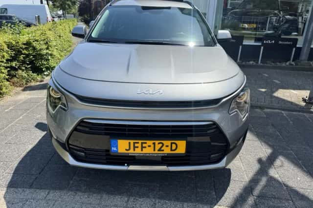 Kia Niro (2025) thumbnail 2