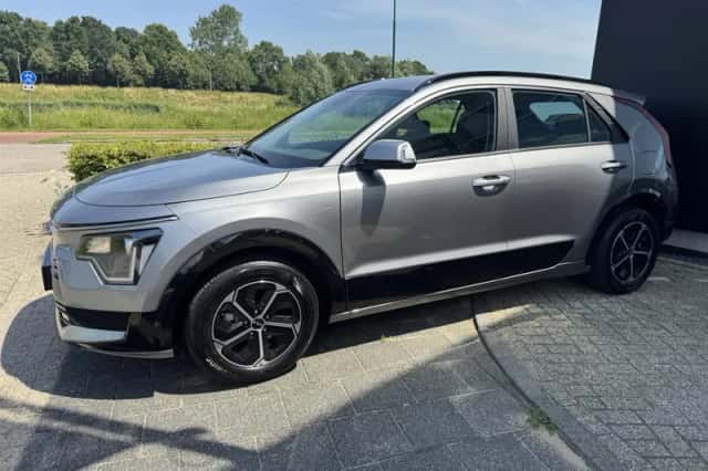 Kia Niro (2025) thumbnail 3