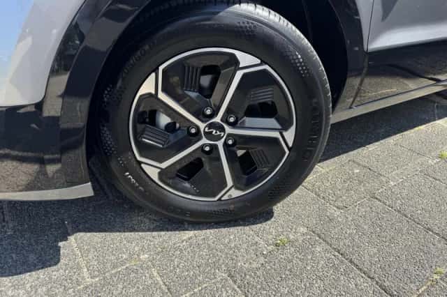 Kia Niro (2025) thumbnail 5