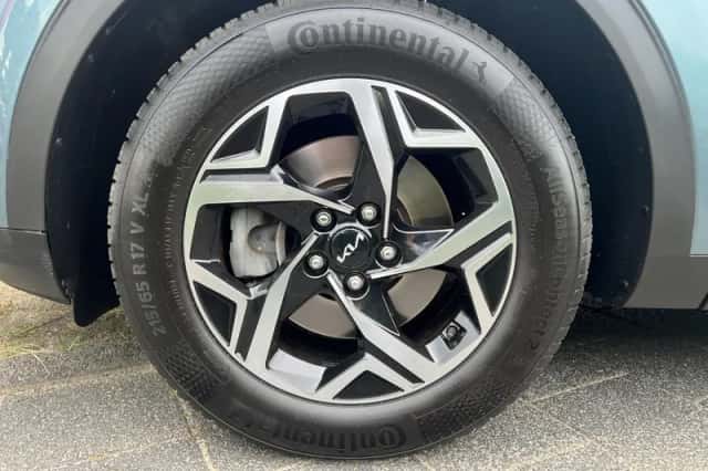 Kia Sportage (2022) thumbnail 3