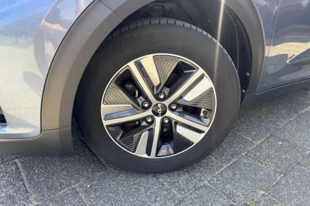 Kia Niro (2022) thumbnail 2