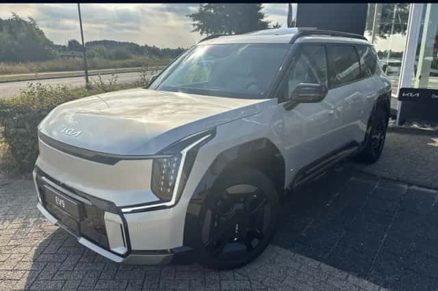 Kia EV9 (2026) thumbnail 1