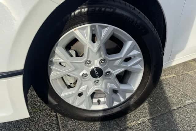 Kia Ceed (2025) thumbnail 2