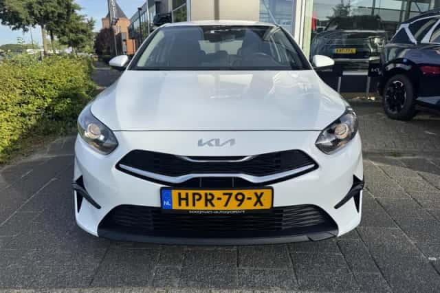 Kia Ceed (2025) thumbnail 4