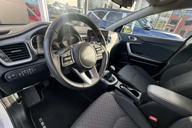 Kia Ceed (2025) thumbnail 6