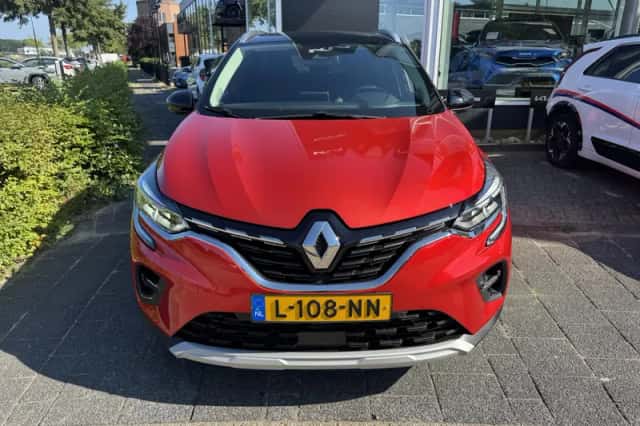 Renault Captur (2021) thumbnail 3