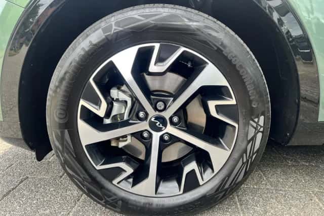 Kia Sportage (2023) thumbnail 3