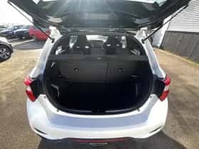 Toyota Yaris (2018) thumbnail 74