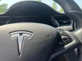 Tesla Model S (2018) thumbnail 19