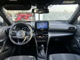 Toyota Yaris-cross (2023) thumbnail 2