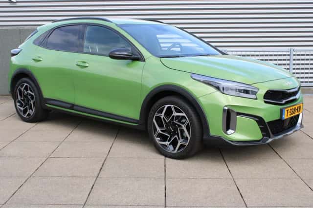 Kia XCeed (2023) thumbnail 2