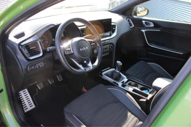 Kia XCeed (2023) thumbnail 17