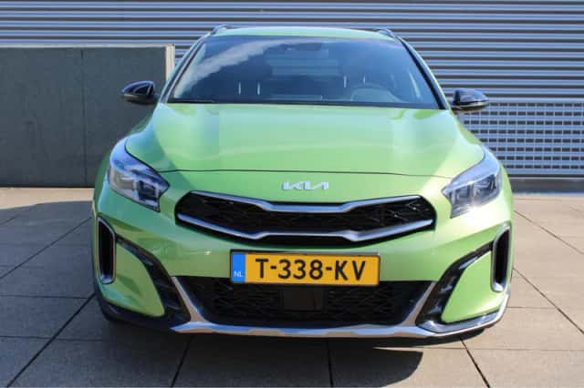 Kia XCeed (2023) thumbnail 3