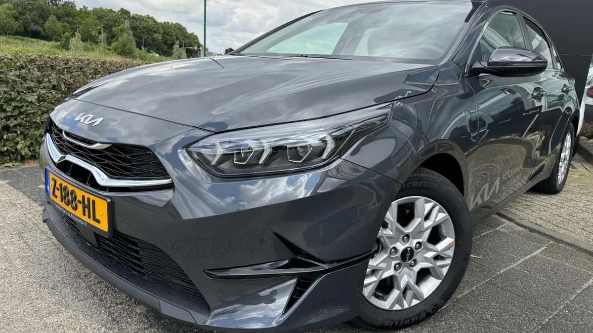 Kia Ceed (2024) — foto 1