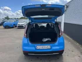 Kia Soul EV (2024) thumbnail 11