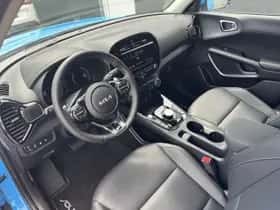 Kia Soul EV (2024) thumbnail 19