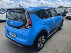 Kia Soul EV (2024) thumbnail 9