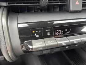 Toyota C-HR (2024) thumbnail 24