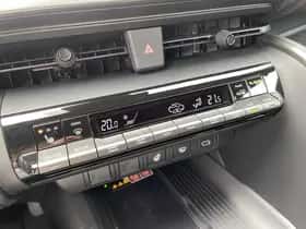Toyota C-HR (2024) thumbnail 57