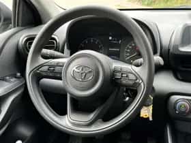 Toyota Yaris (2020) thumbnail 8