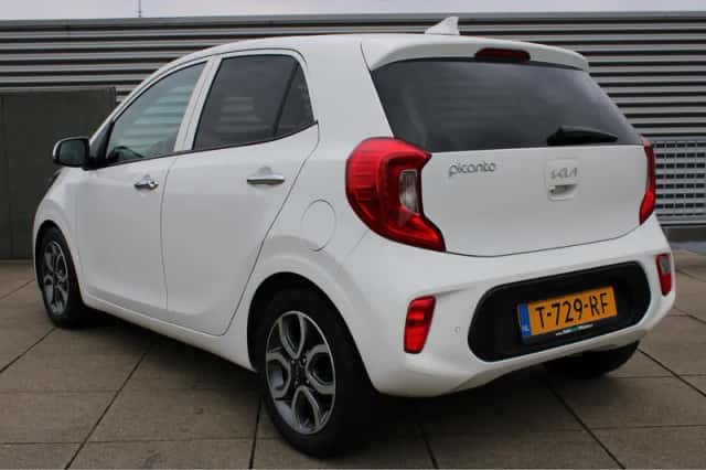 Kia Picanto (2023) thumbnail 5
