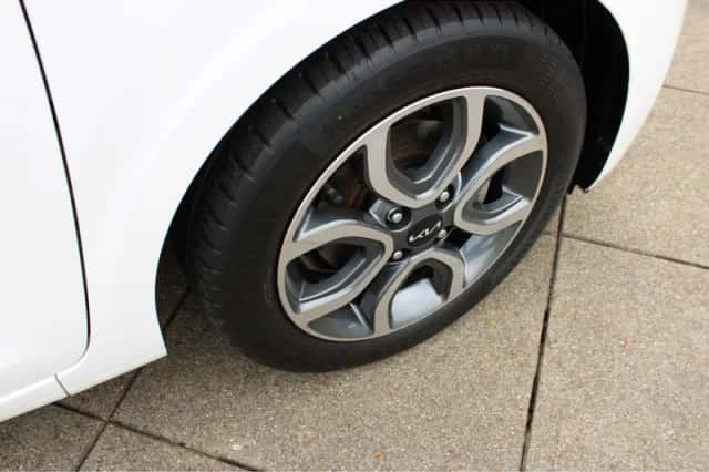 Kia Picanto (2023) thumbnail 9