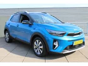 Kia Stonic (2023) thumbnail 2
