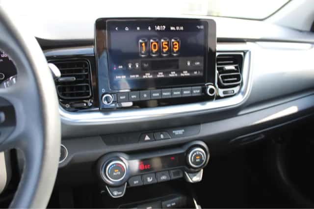 Kia Stonic (2023) thumbnail 23