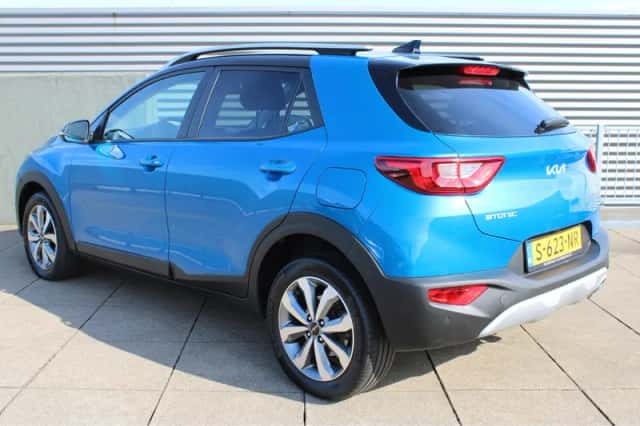 Kia Stonic (2023) thumbnail 5