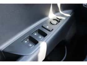 Kia Stonic (2023) thumbnail 71
