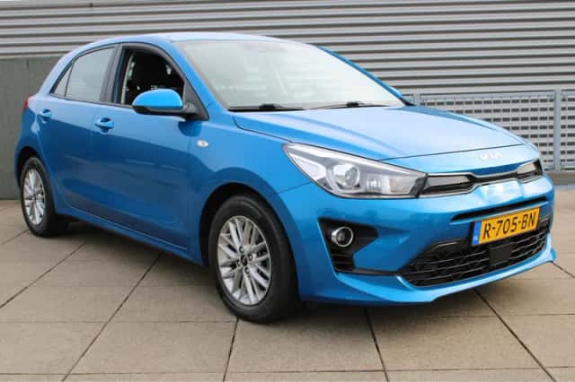 Kia Rio (2022) thumbnail 2