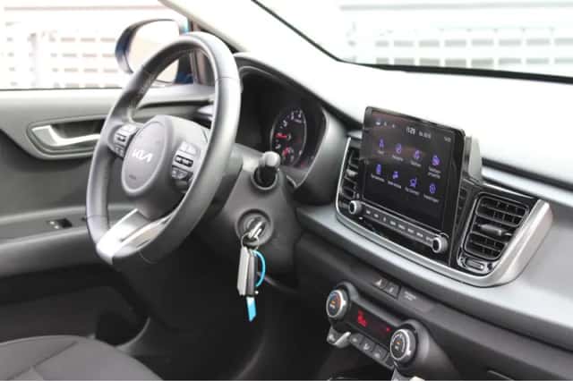Kia Rio (2022) thumbnail 12