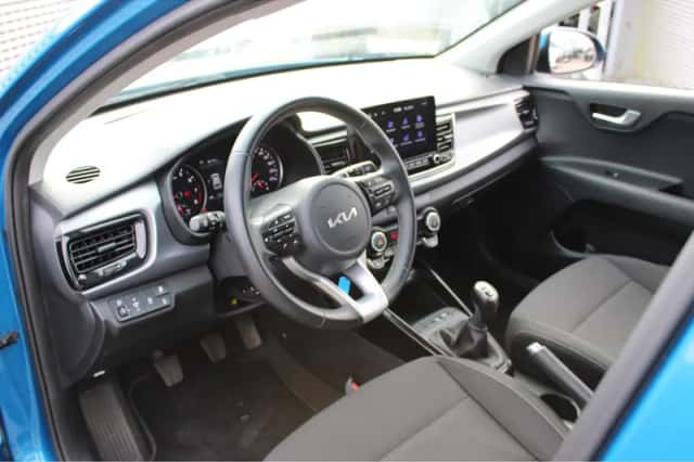 Kia Rio (2022) thumbnail 18