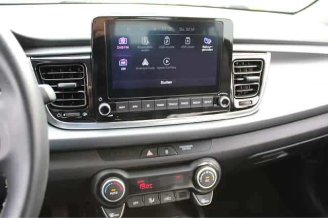 Kia Rio (2022) thumbnail 24