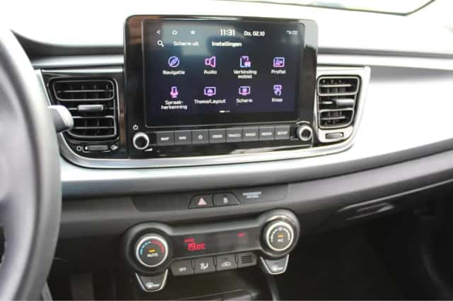 Kia Rio (2022) thumbnail 25