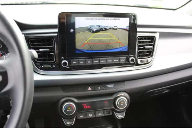 Kia Rio (2022) thumbnail 26
