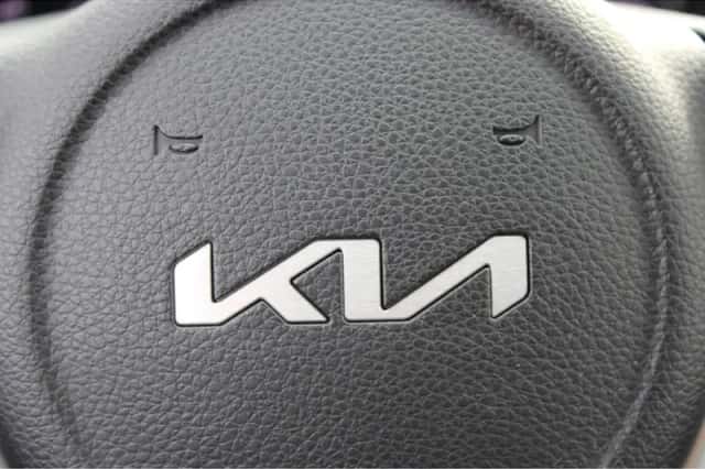Kia Rio (2022) thumbnail 28