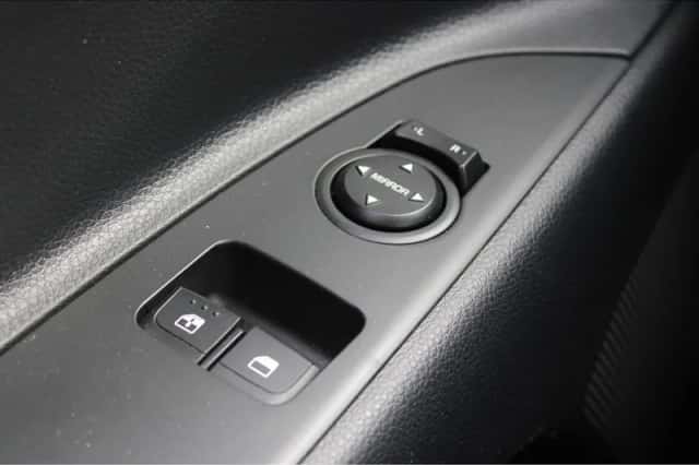 Kia Rio (2022) thumbnail 30
