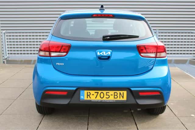Kia Rio (2022) thumbnail 6
