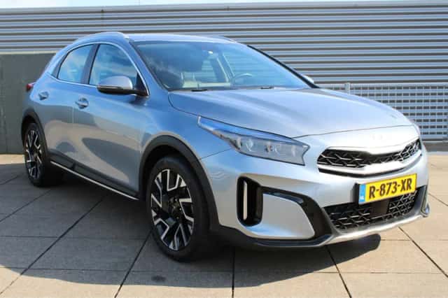Kia XCeed (2022) thumbnail 2