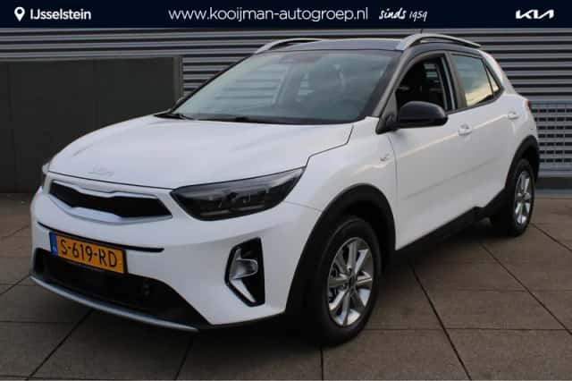 Kia Stonic (2023) thumbnail 1
