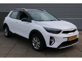 Kia Stonic (2023) thumbnail 2